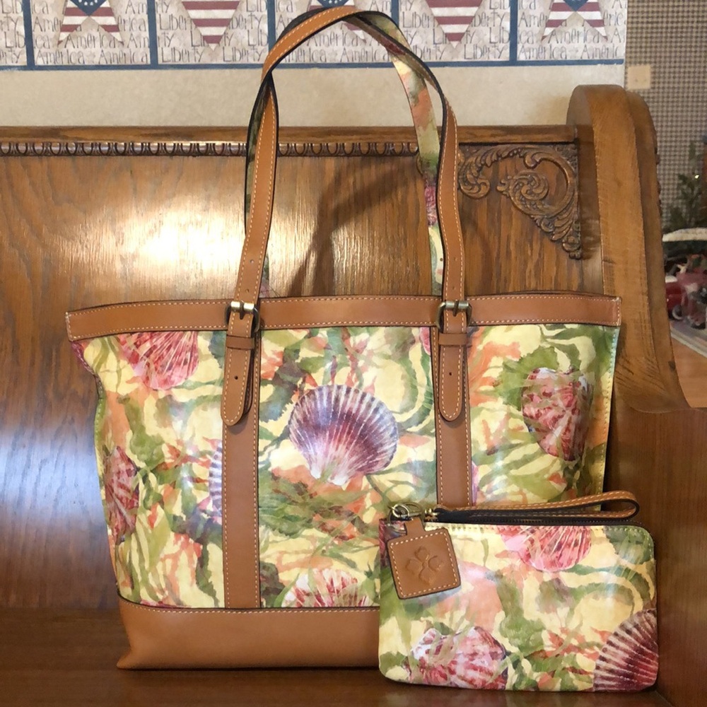 NWT-Patricia Nash-Seashells🐚By The Seashore-Nice Tote & Capri Wristlet Zip Pouch